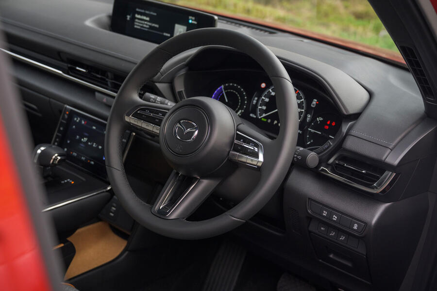 7 Mazda mx 30 2021 lt steering wheel